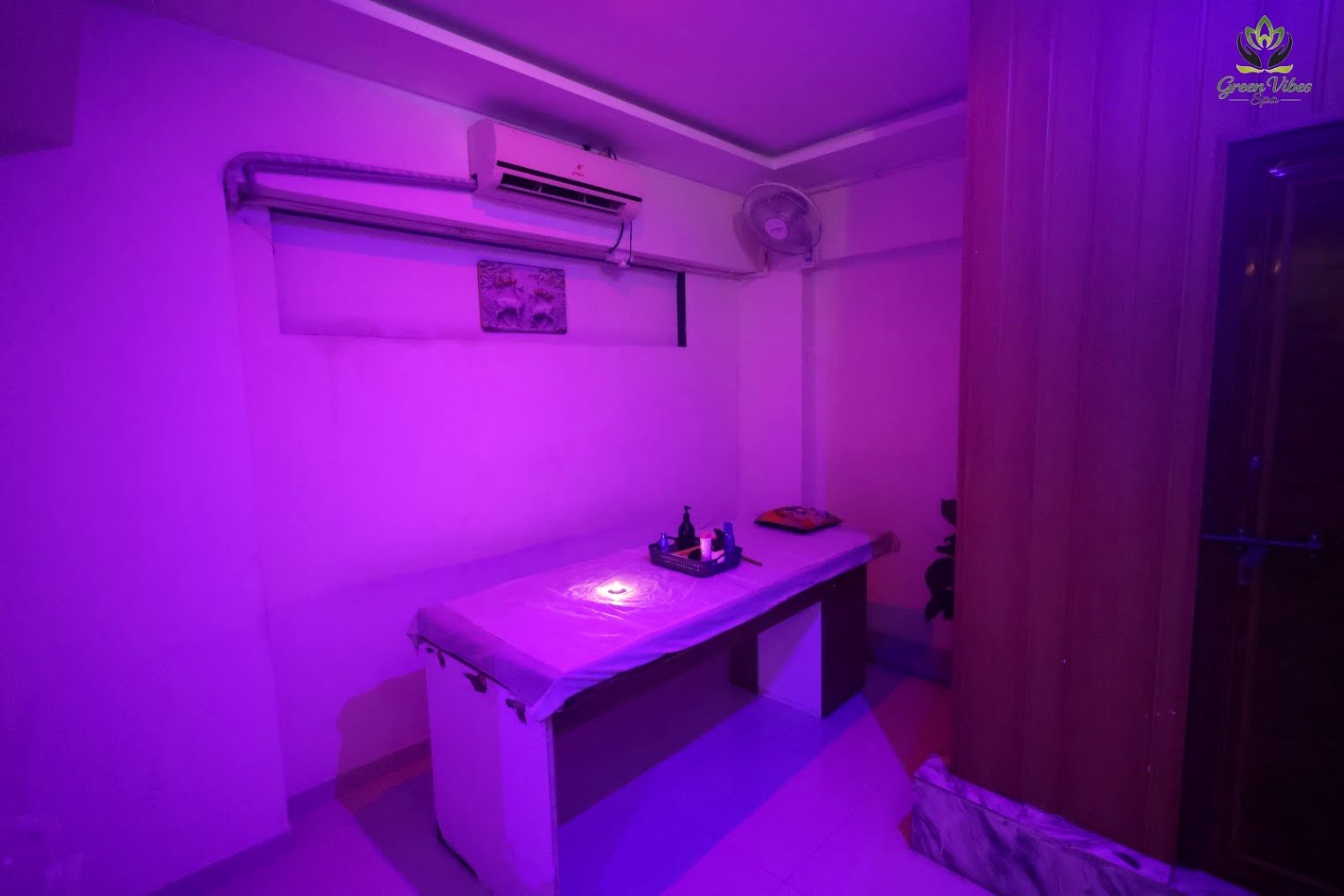 Green Vibes Spa treatment room